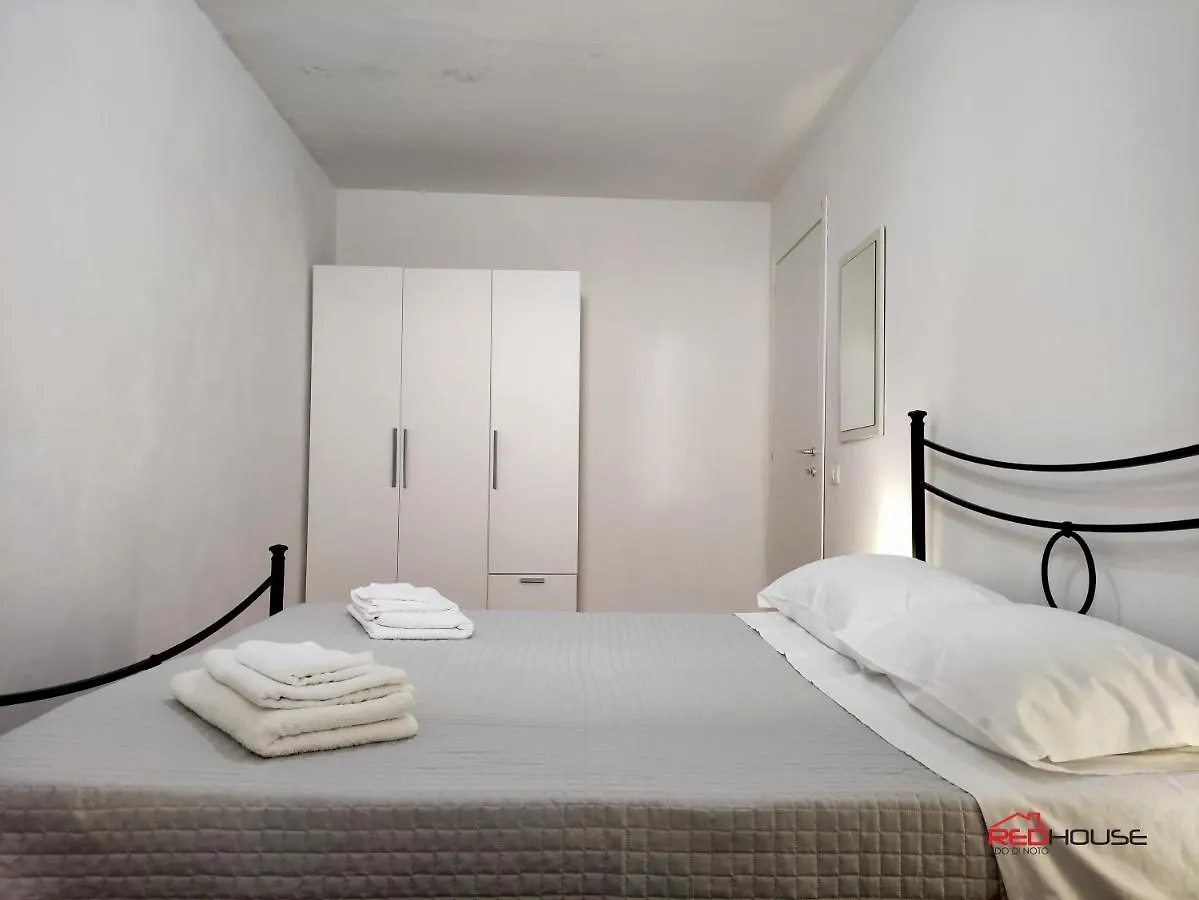 Appartamento Red House Lido di Noto Italia